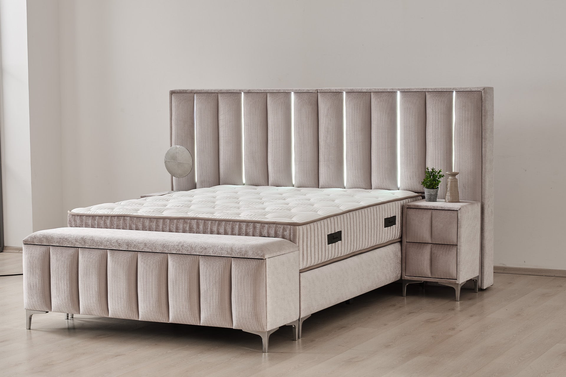 Moonlight – Maison Noir by Kara